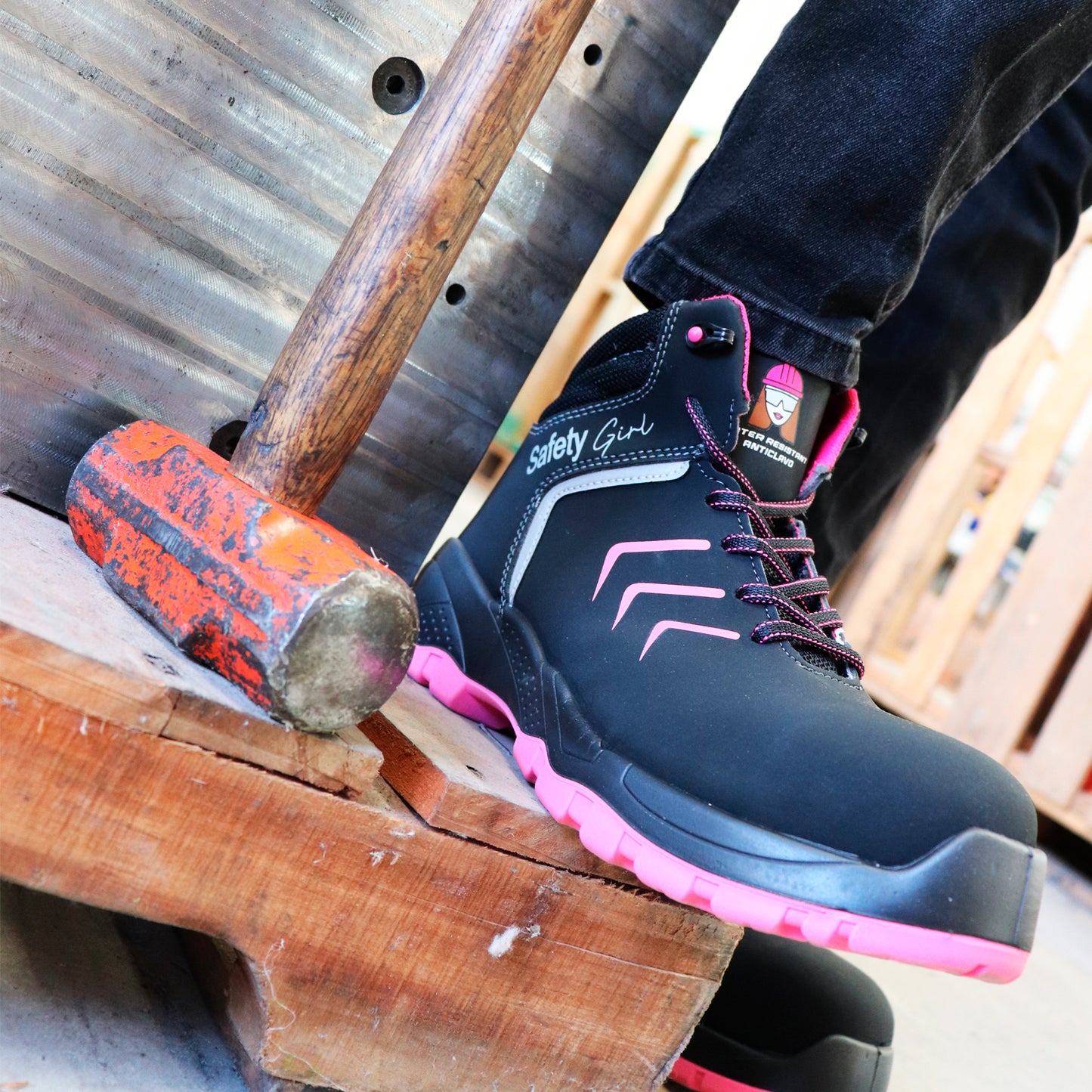 Bota de seguridad para dama modelo 229SG marca Safety Girl