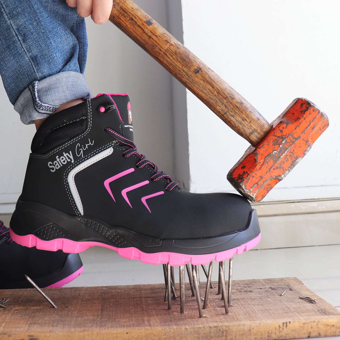 Bota de seguridad para dama modelo 229SG marca Safety Girl