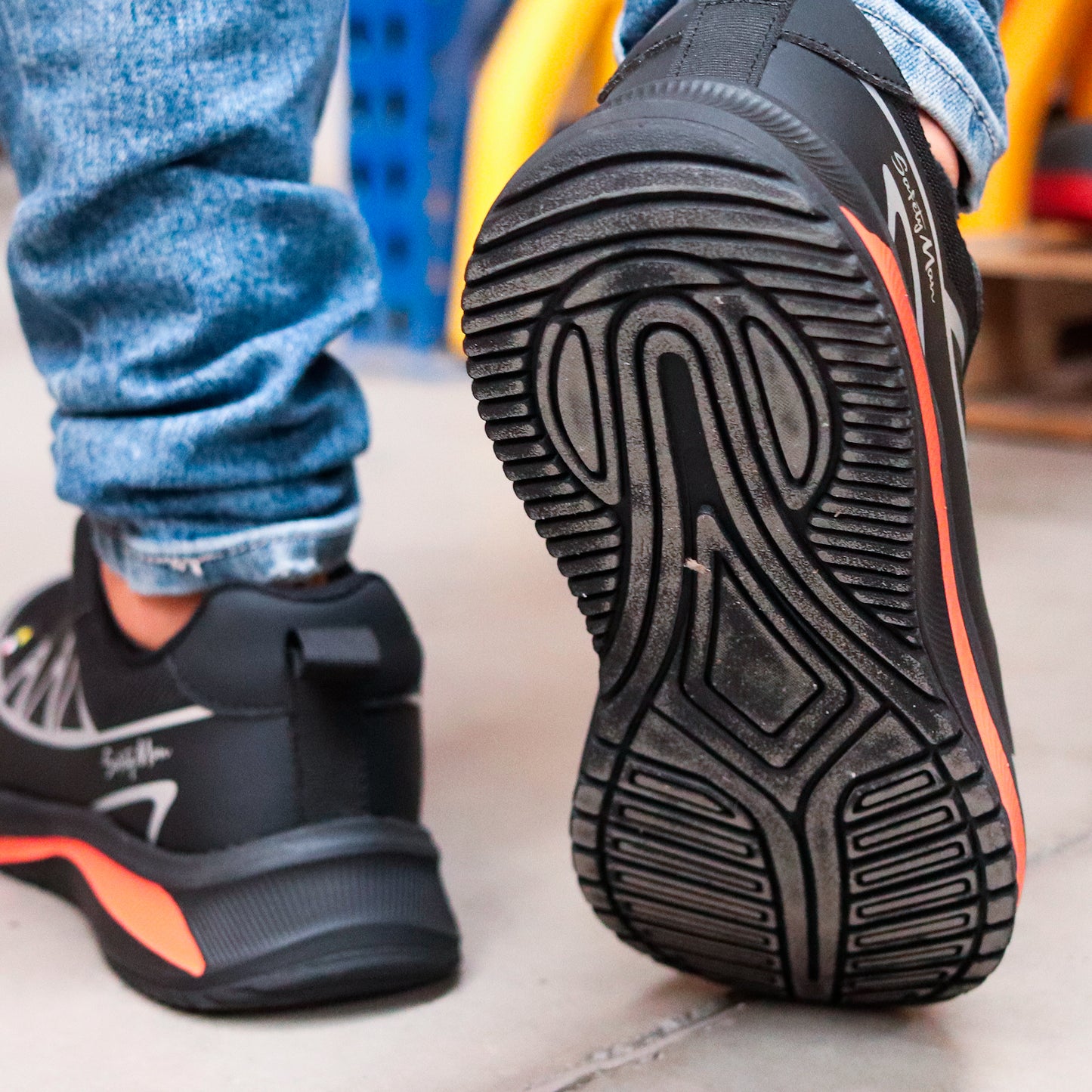 Tenis de seguridad modelo BELLAKO marca Safety Man