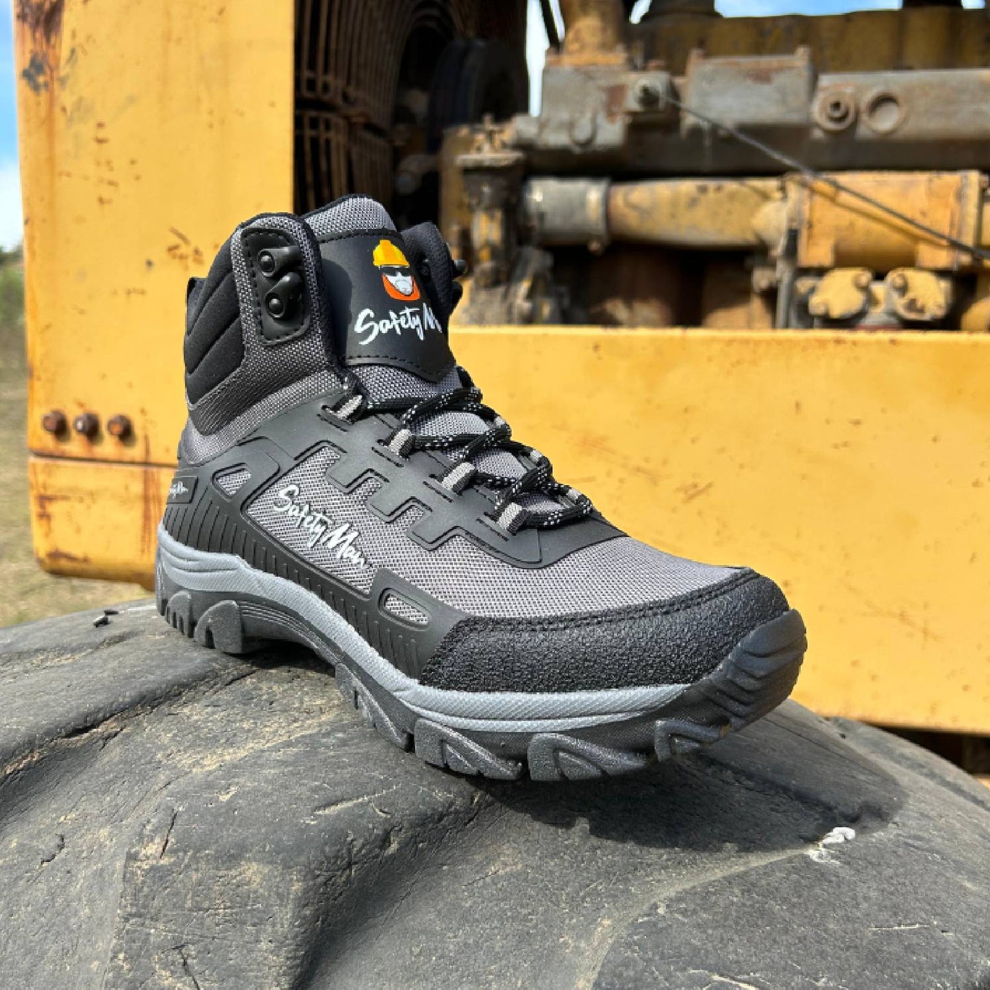Bota de seguridad modelo TREPATOR marca Safety Man