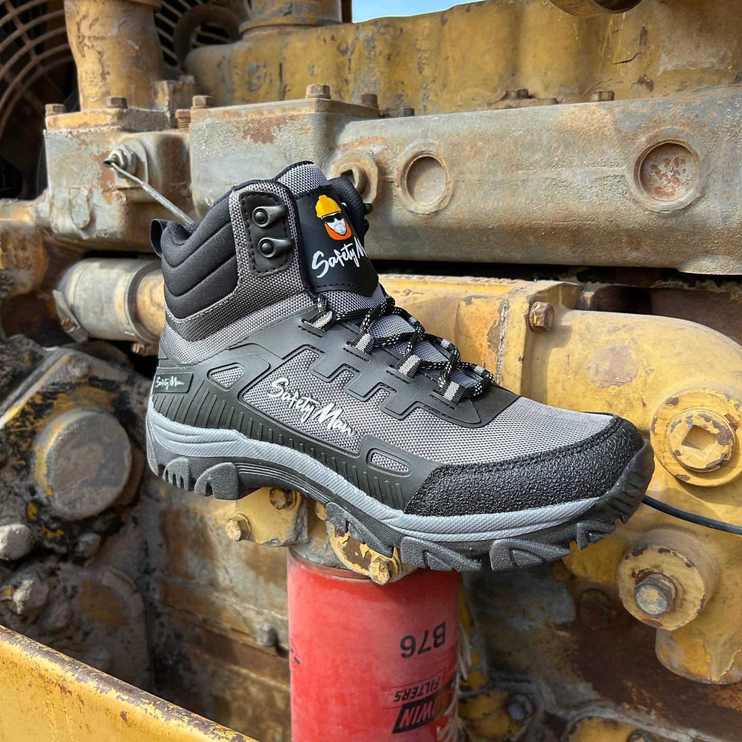 Bota de seguridad modelo TREPATOR marca Safety Man