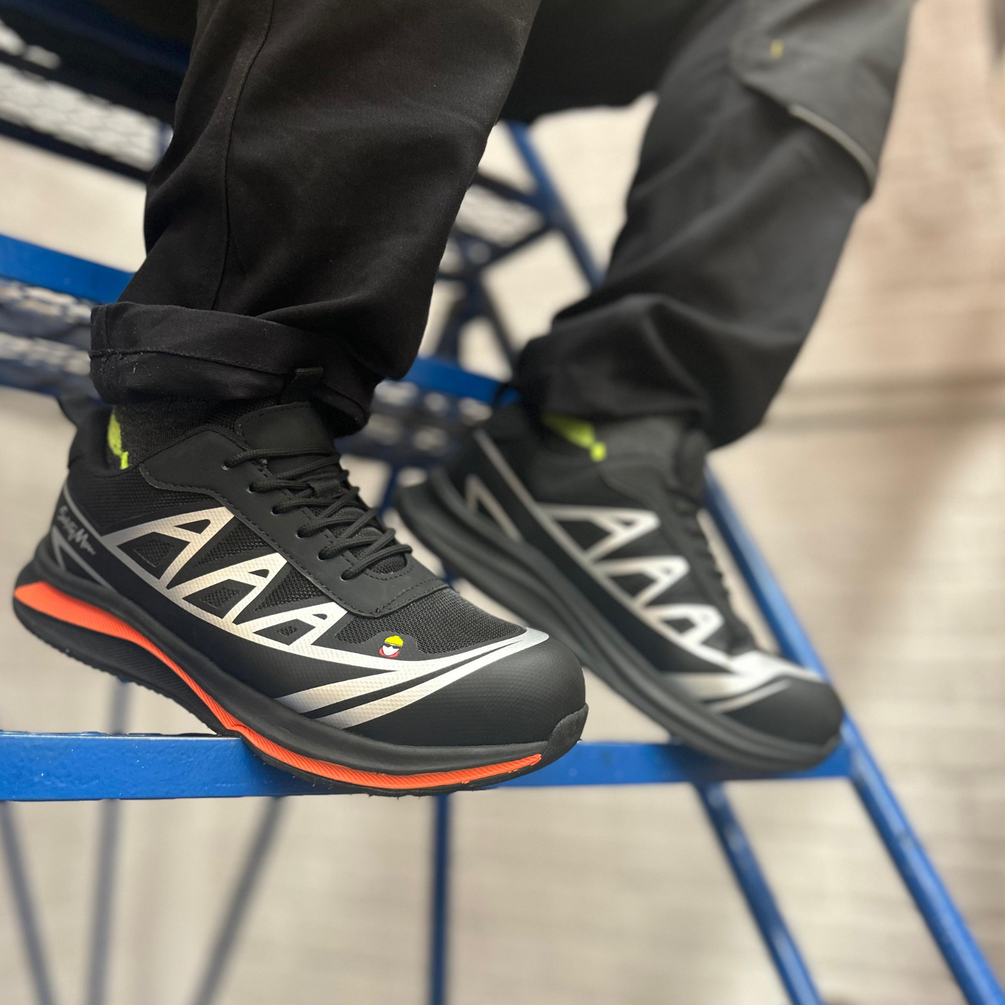 Tenis de seguridad modelo BELLAKO marca Safety Man