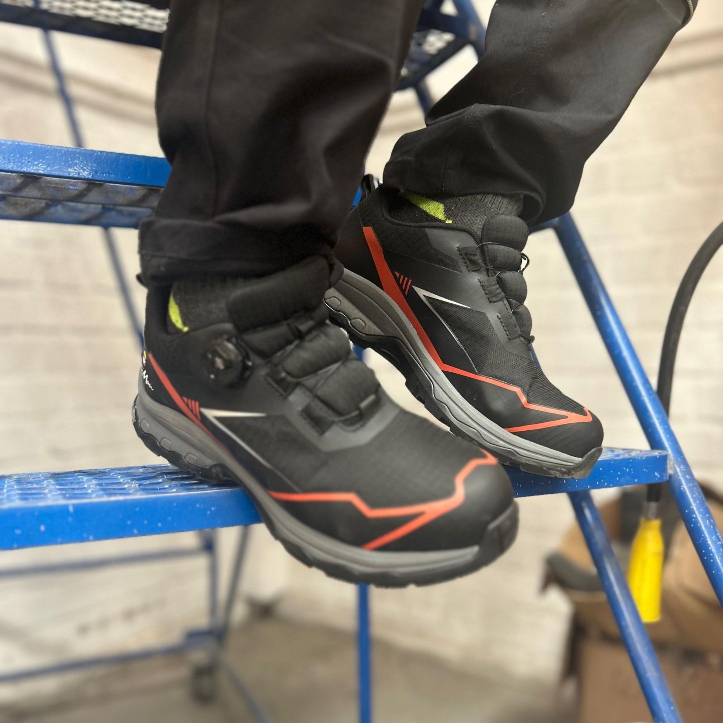 Tenis de seguridad modelo CYBERPUNK marca Safety Man