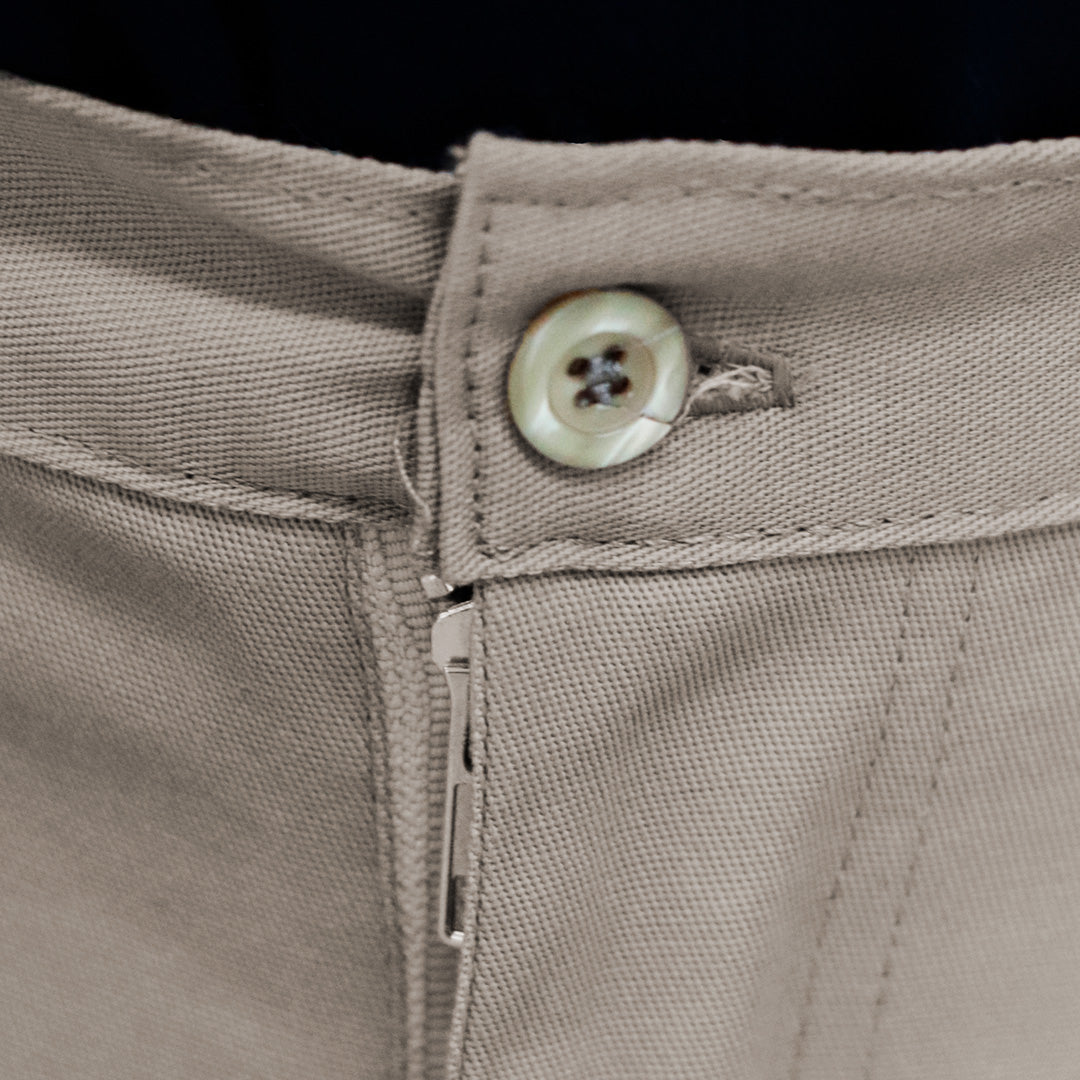 Pantalón de algodón color caqui mod. PAN100BD marca LICA
