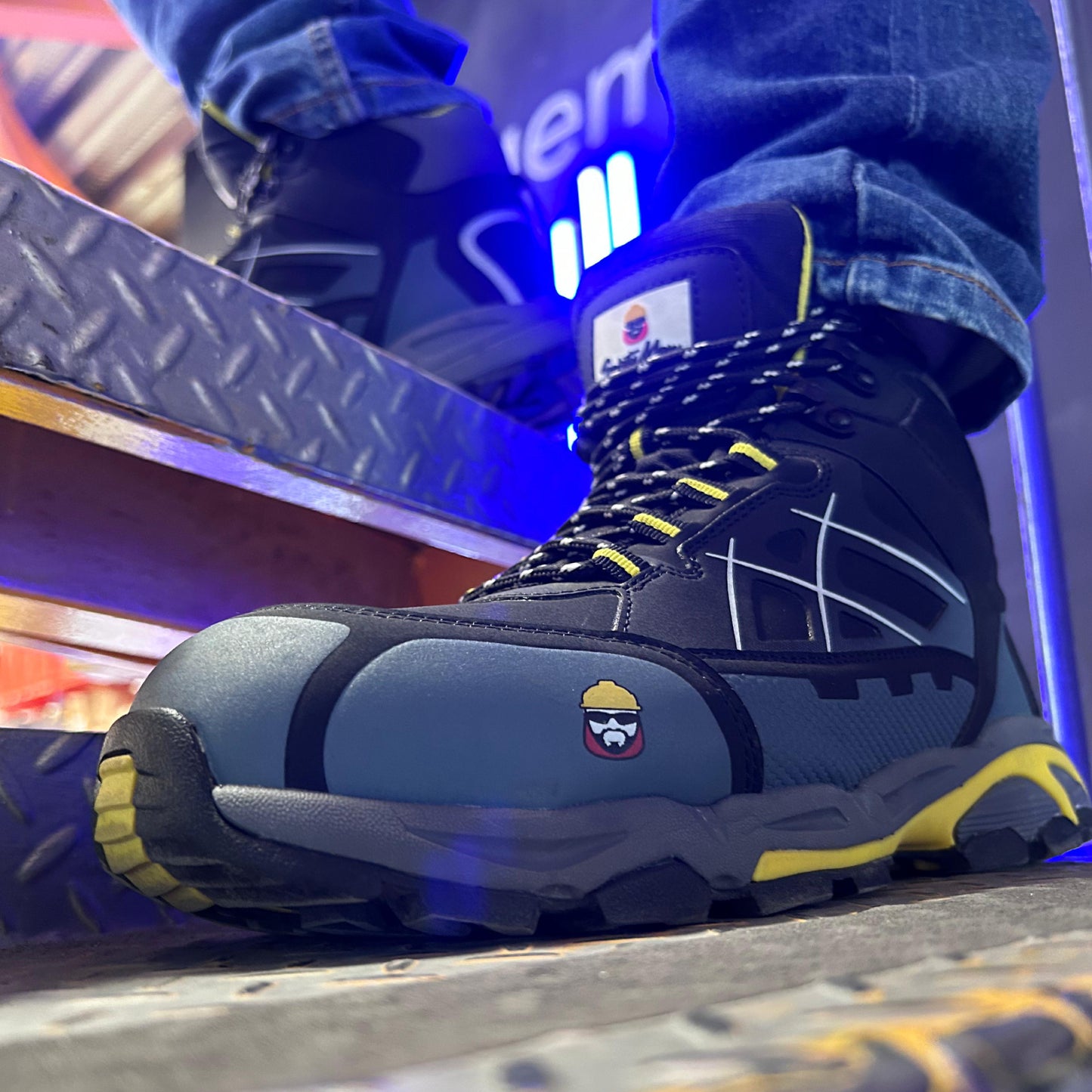Bota de seguridad modelo KAIJU marca Safety Man
