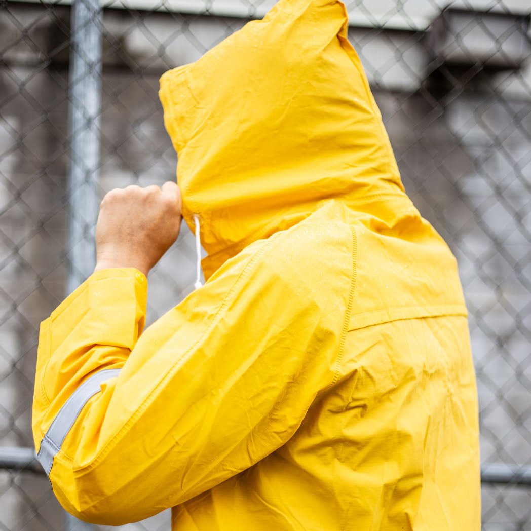 Impermeable tipo gabardina modelo GIL marca LICA